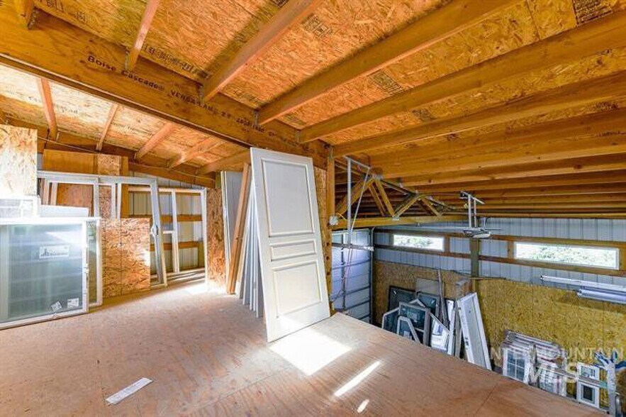 More Photos Of 603 & 621 N Main St, Moscow Distribution For Sale