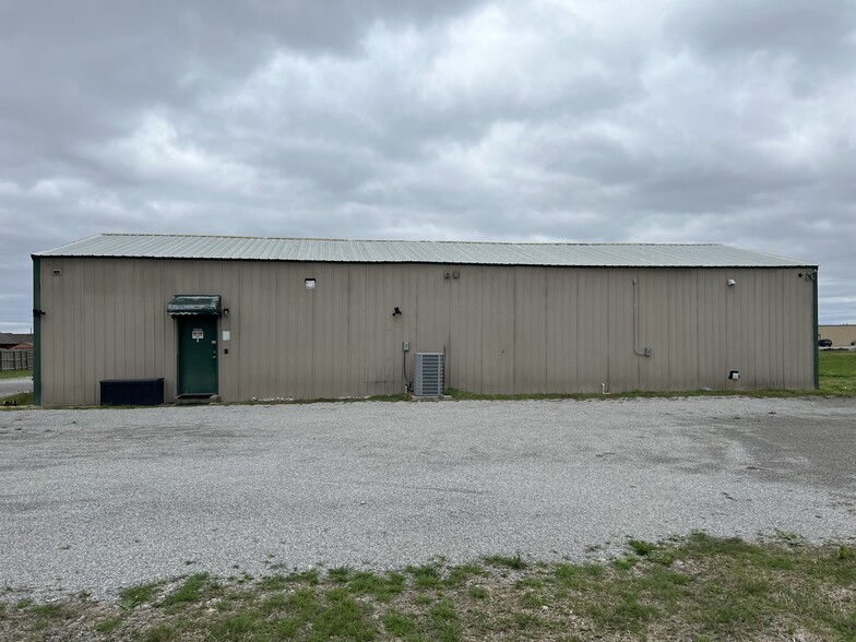 Primary Photo Of 15148 S 33rd West Ave, Glenpool Manufacturing For Lease