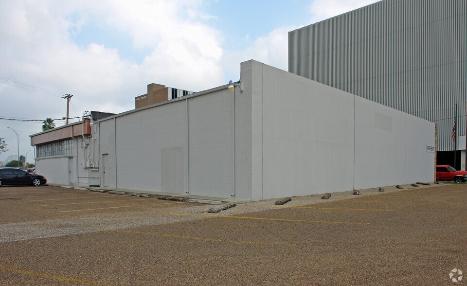 More Photos Of 823-827 Tancahua St, Corpus Christi Storefront Retail Office For Lease