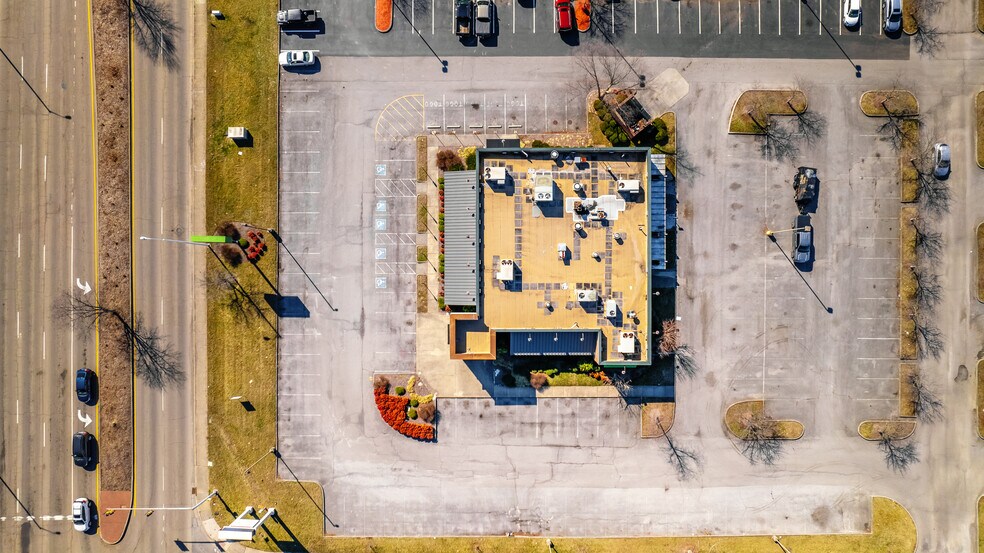 More Photos Of 1920 N Eastman Rd, Kingsport Restaurant For Lease