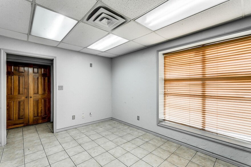 More Photos Of 2217 Old Dennis Rd, Weatherford Service For Sale