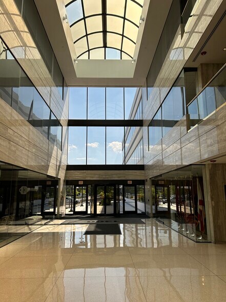 More Photos Of 1300 Higgins Rd, Park Ridge Office For Sale