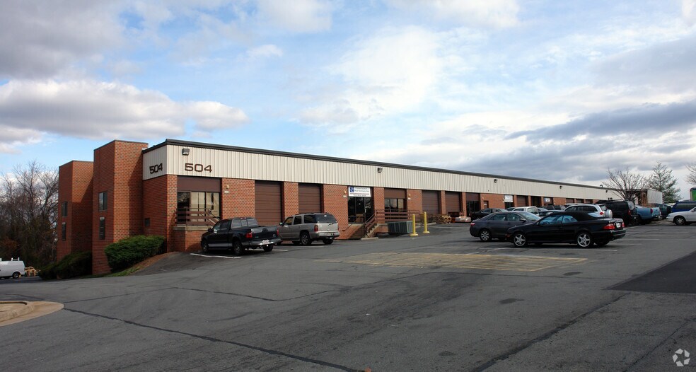 More Photos Of 504 Shaw Rd, Dulles Warehouse For Lease