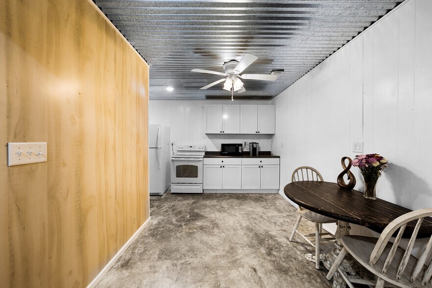 More Photos Of 8505 W Interstate Highway 30, Cumby Specialty For Sale