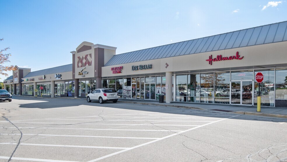 Primary Photo Of 7201-7255 S 76th St, Franklin General Retail For Lease