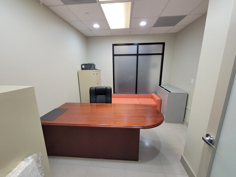 More Photos Of 5599 S University Dr, Davie Loft Creative Space For Sale