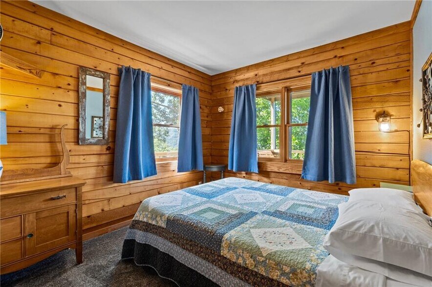 More Photos Of 755 County Road 210, Eureka Springs Hotel For Sale