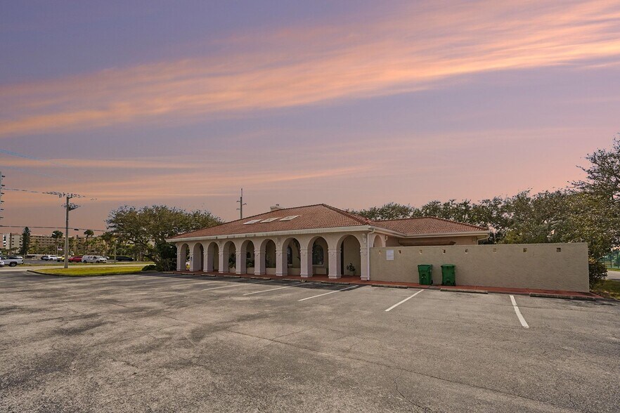 More Photos Of 1727 N Atlantic Ave, Cocoa Beach Medical For Lease