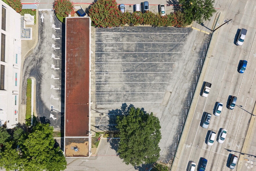 More Photos Of 7515 Greenville Ave, Dallas Medical For Lease