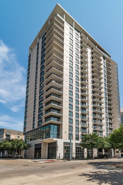 More Photos Of 3200 McKinney Ave, Dallas Multifamily For Sale