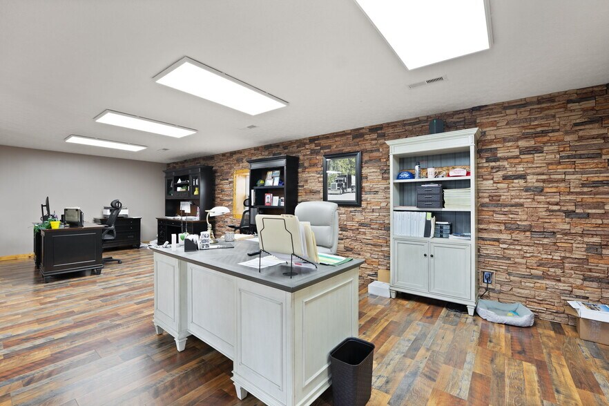 More Photos Of 4564 New Liberty Big Meadow Rd, Knob Lick Warehouse For Sale