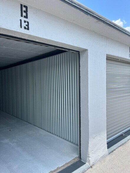 More Photos Of 3422 Palm Ave, Fort Myers Self Storage For Lease