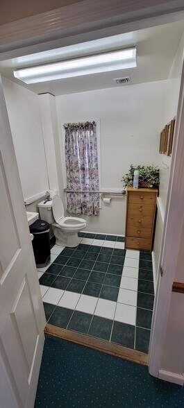 More Photos Of 147 N Ocean Ave, Patchogue Office For Sale