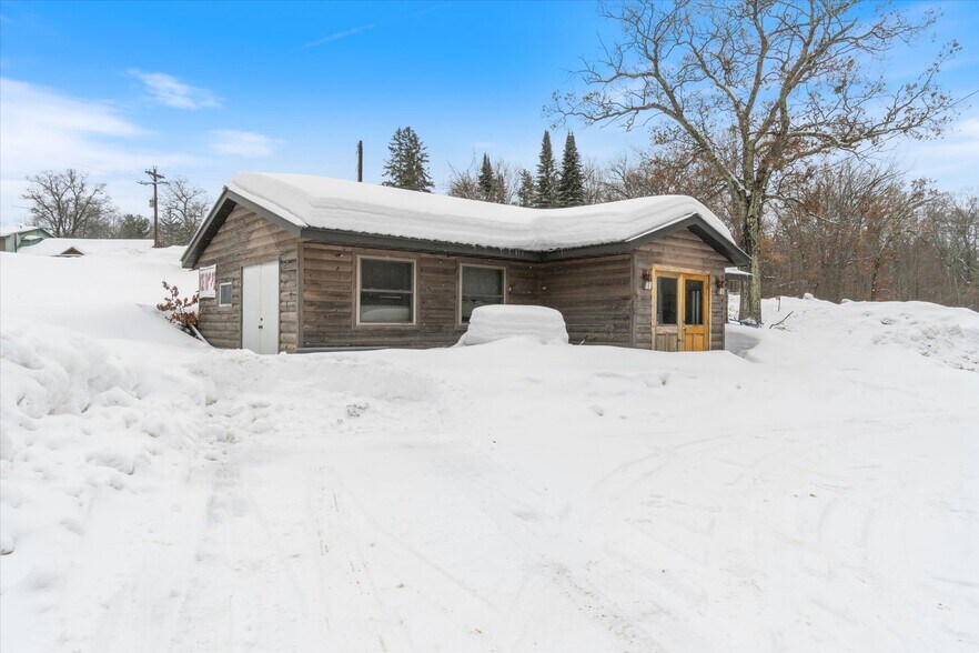 More Photos Of 28407 County Road H, Webster Restaurant For Sale