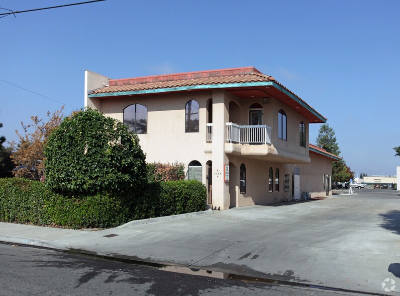 More Photos Of 2236 W Monte Vista Ave, Visalia Freestanding For Lease