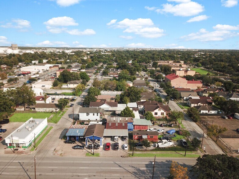 More Photos Of 1106 Wayside Dr, Houston Auto Repair For Sale