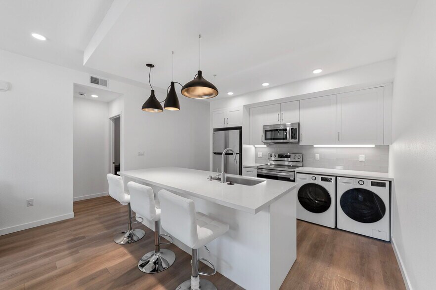 More Photos Of 4015 Richmond St, San Diego Apartments For Sale