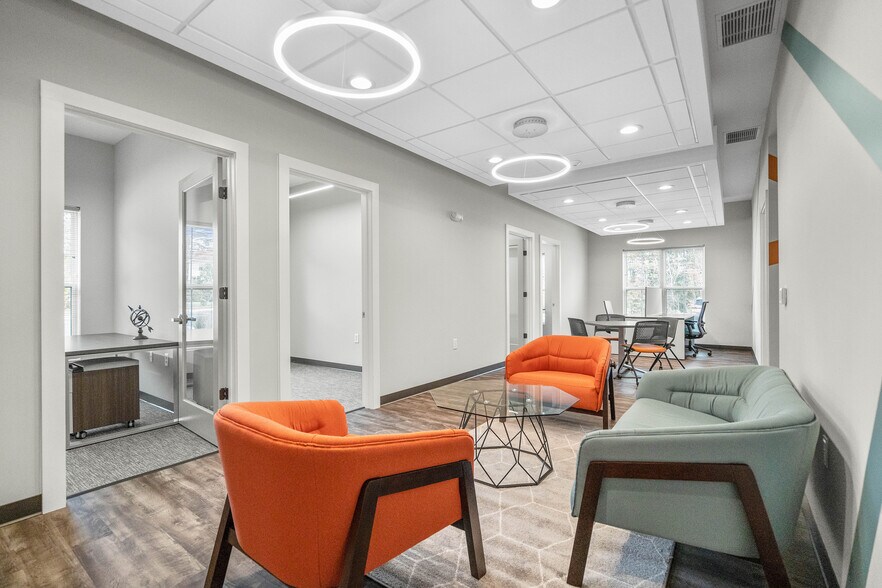 More Photos Of 9541 Julian Clark Ave, Huntersville Office For Lease