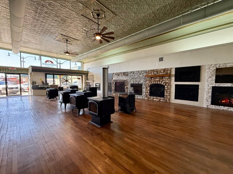 More Photos Of 506 W Will Rogers Blvd, Claremore Storefront For Sale