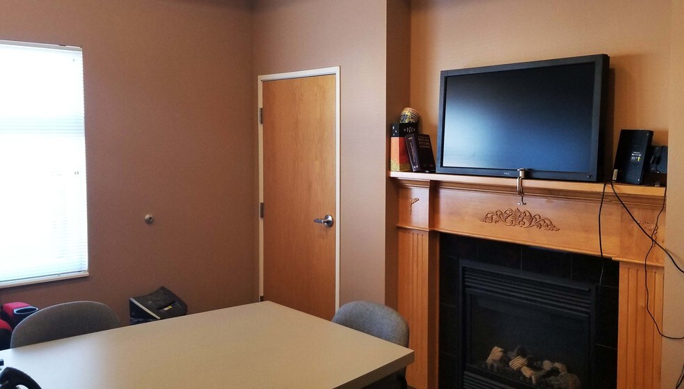 More Photos Of 3601 18th St S, Saint Cloud Showroom For Sale