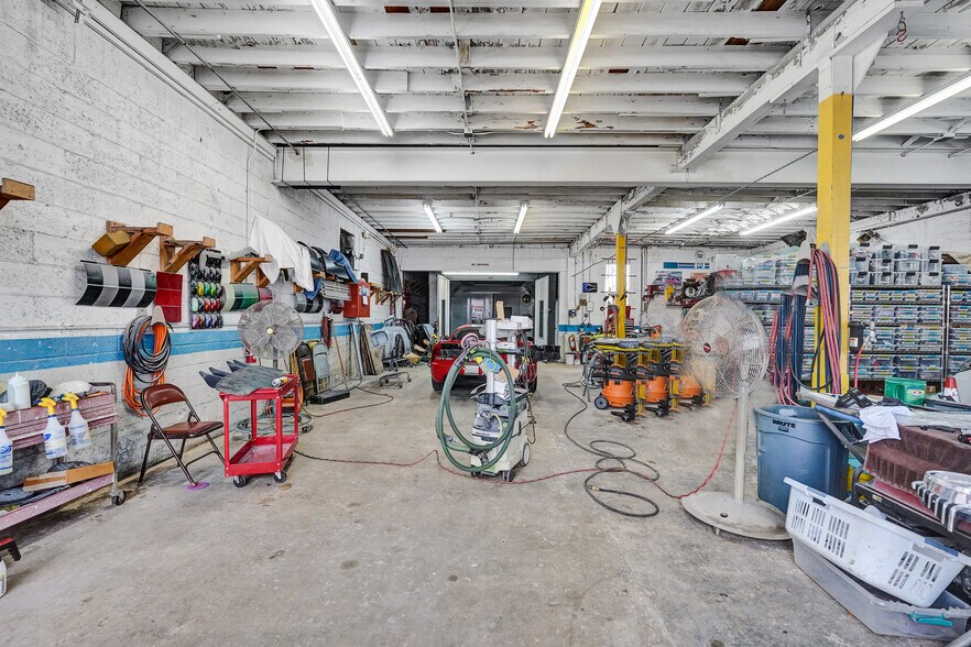 More Photos Of 121 SE 1st Ave, Dania Beach Auto Repair For Lease