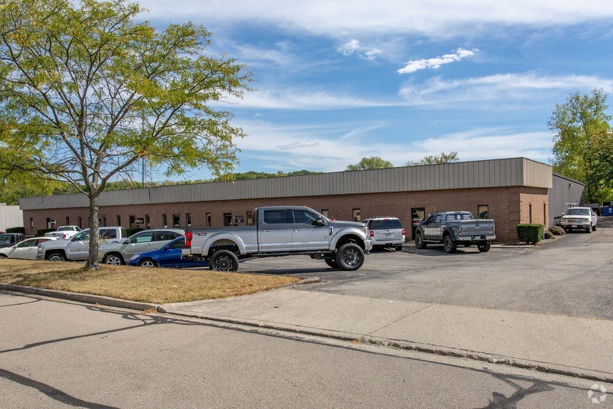 More Photos Of 400-460 Fame Rd, Dayton Light Distribution For Lease