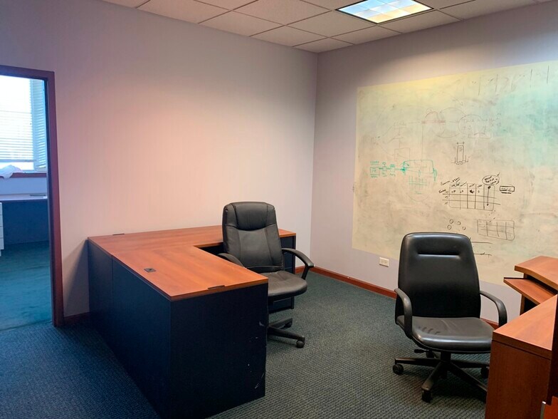More Photos Of 455 N Campbell Ave, Chicago Distribution For Lease
