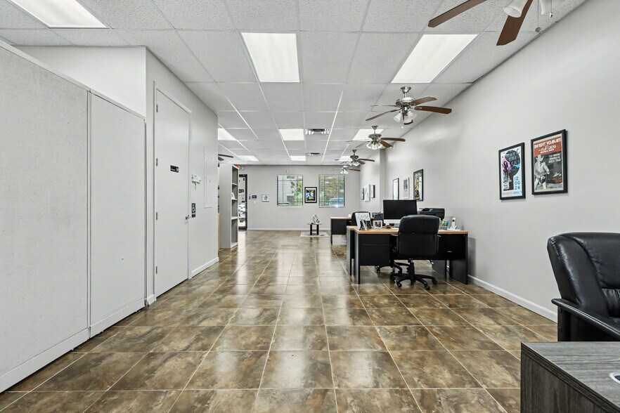 More Photos Of 10600 Griffin Rd, Cooper City Office For Sale