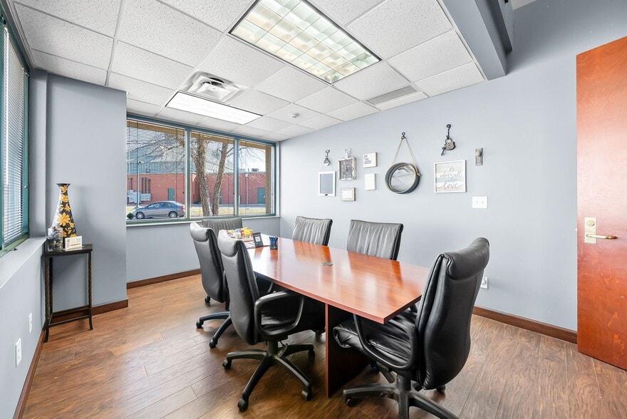 More Photos Of 112 Center Ct, Clarksville Office Residential For Sale