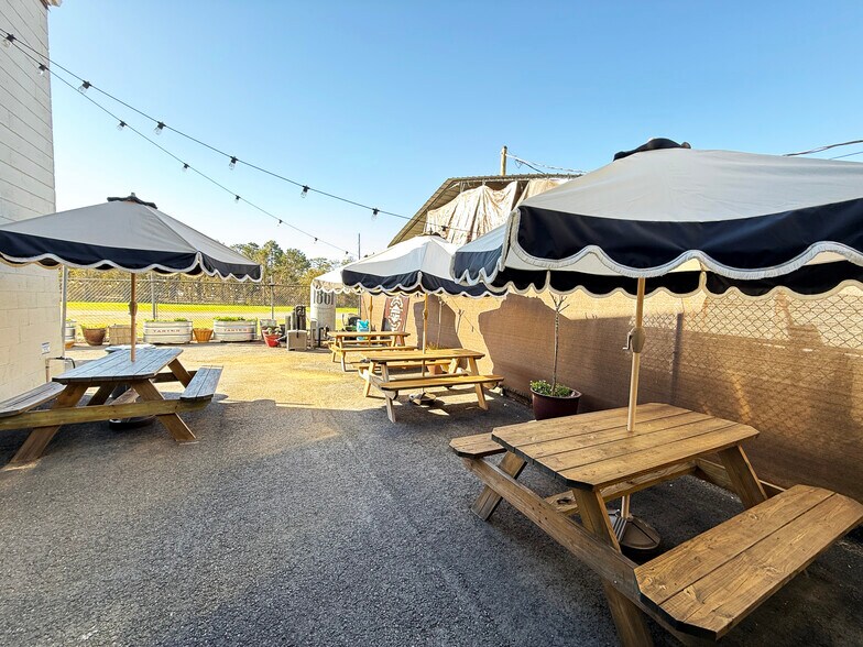 More Photos Of 314 Smith Ave, Thomasville Restaurant For Sale