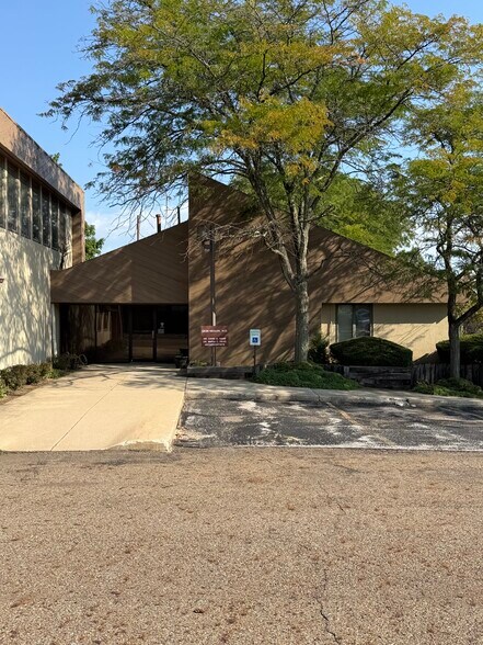 More Photos Of 3500 W Market St, Akron Medical For Sale
