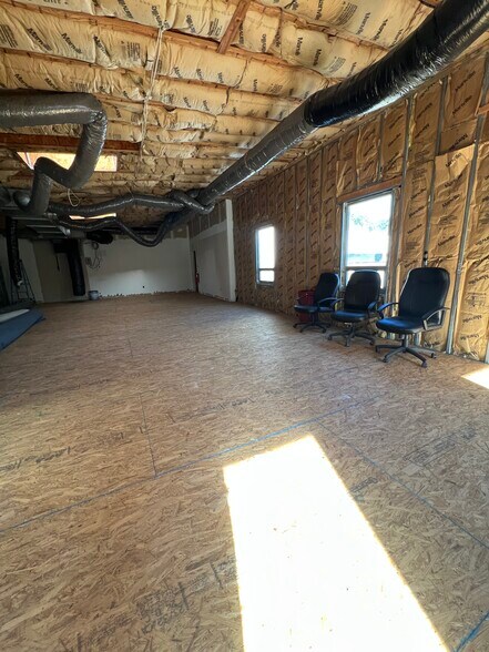 More Photos Of 185 Discovery Dr, Colmar Warehouse For Lease