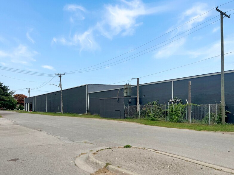 More Photos Of 812 N Beck St, Sebewaing Warehouse For Sale