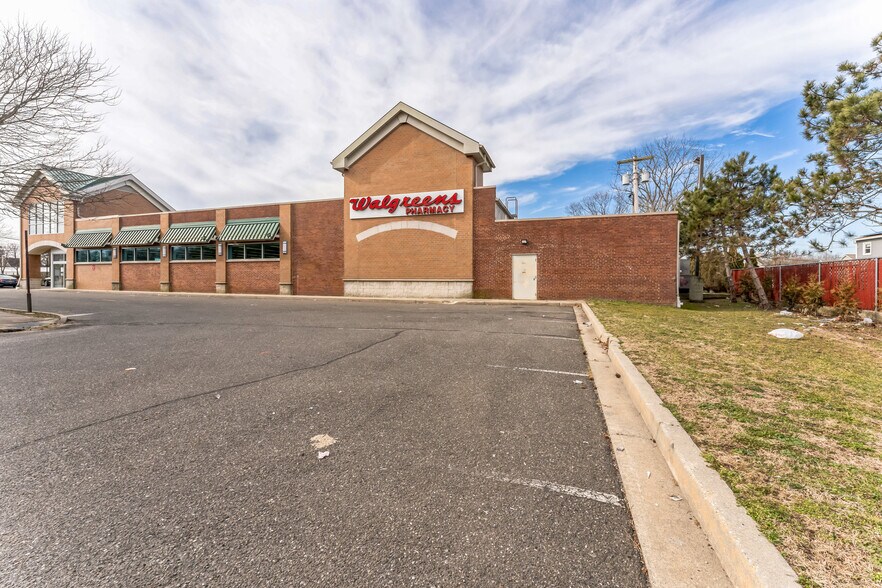 More Photos Of 2215 Middle Country Rd, Centereach Freestanding For Lease