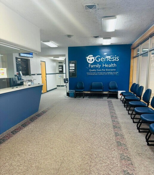 More Photos Of 2020 Central Ave, Dodge City Medical For Sale