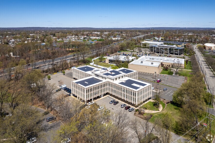 More Photos Of 20 Commerce Dr, Cranford Unknown For Lease