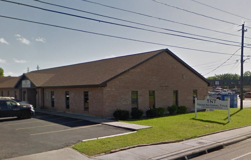 Primary Photo Of 4838 Holly Rd, Corpus Christi Office For Lease