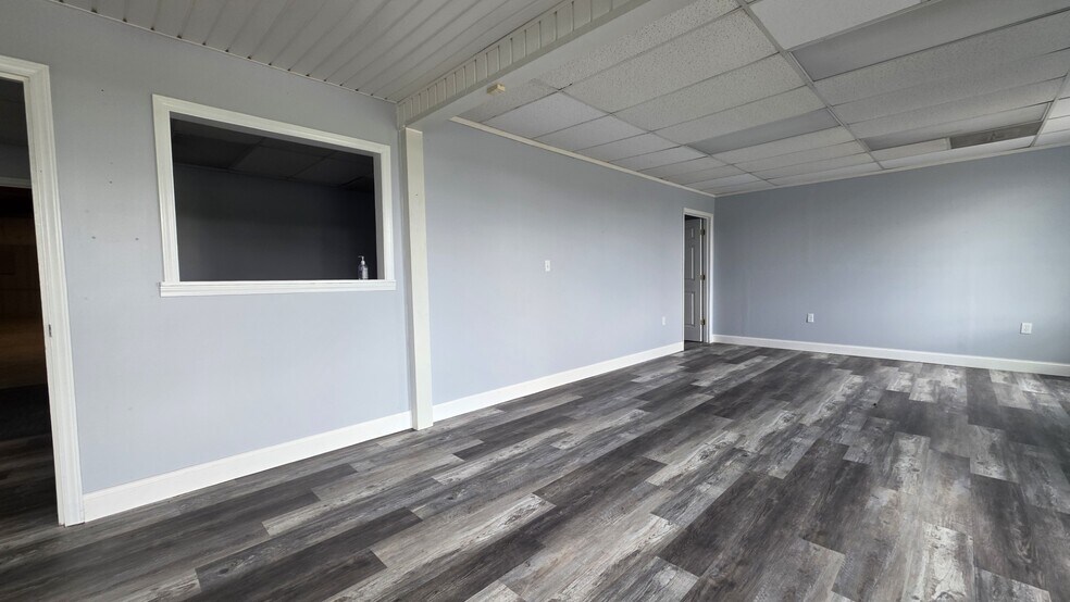 More Photos Of 1728 Old Gray Station Rd, Johnson City Storefront Retail Office For Lease