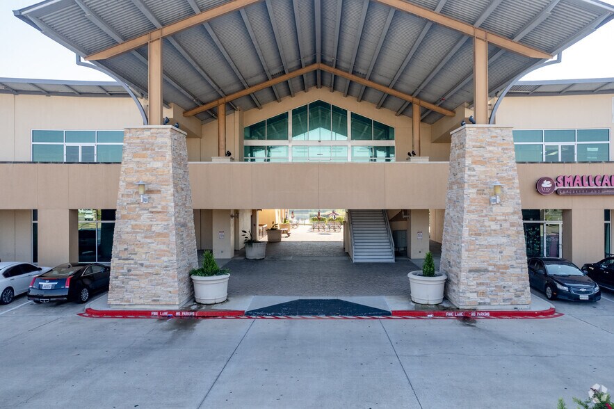 More Photos Of 10555 Pearland Pky, Houston Unknown For Sale