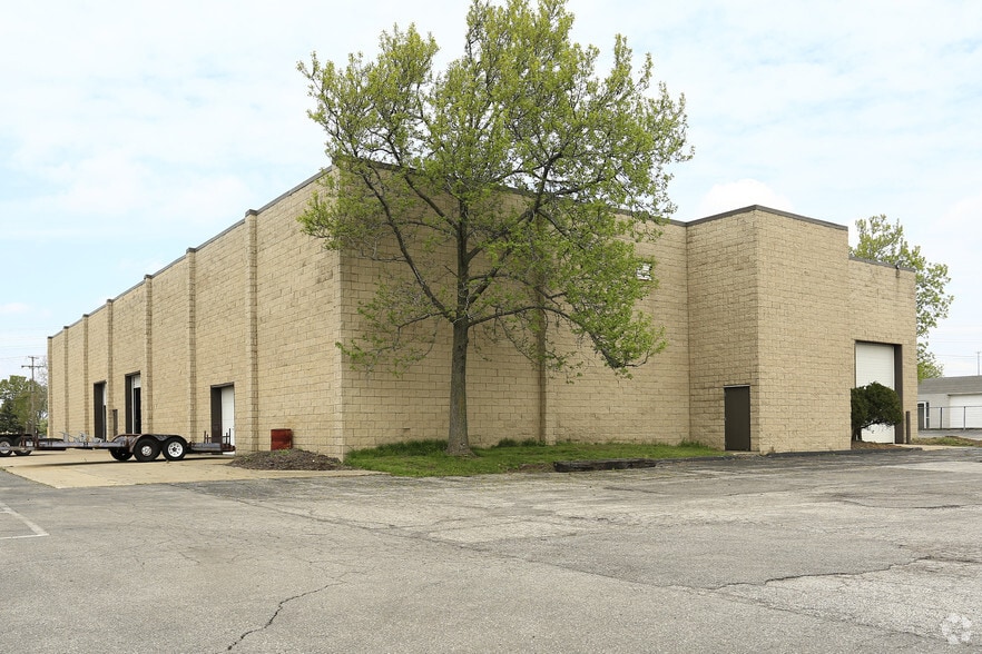 More Photos Of 24748 Aurora Rd, Bedford Heights Warehouse For Lease