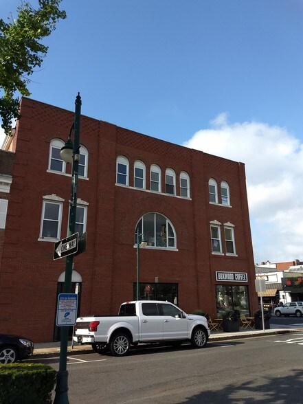 More Photos Of 17-19 Beechwood Rd, Summit General Retail For Sale