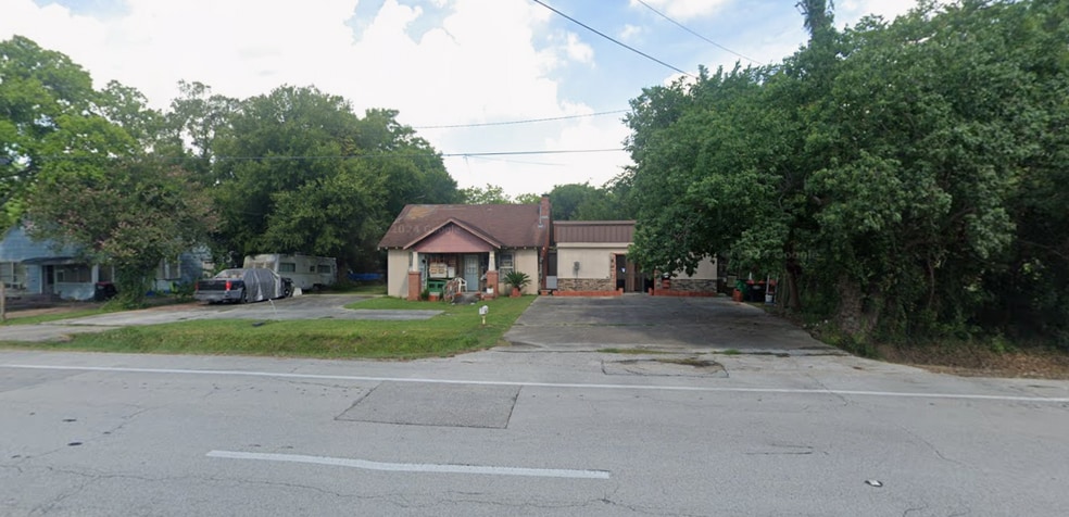 Primary Photo Of 6703 Bayway Dr, Baytown Specialty For Sale