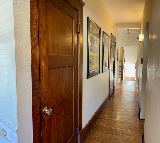 More Photos Of 4105 Central Avenue Pike, Knoxville Office For Sale