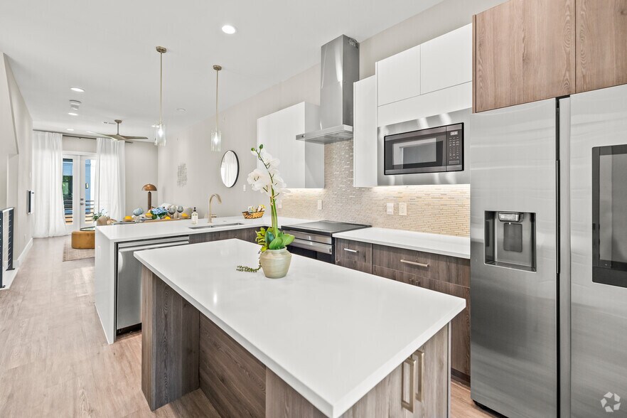 More Photos Of 123 Merritt St, Fort Worth Apartments For Sale