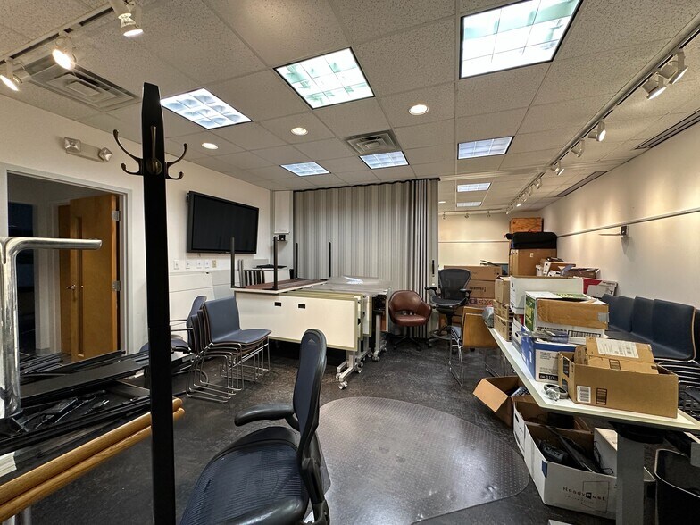 More Photos Of 441 N Monroe St, Tallahassee Office For Sale