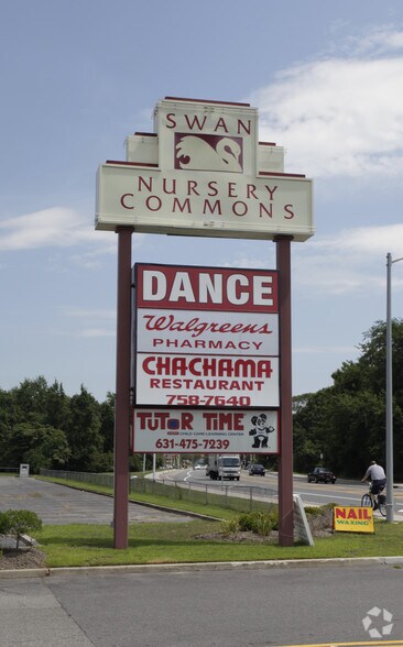 Primary Photo Of 655 E Main St, East Patchogue Storefront For Lease