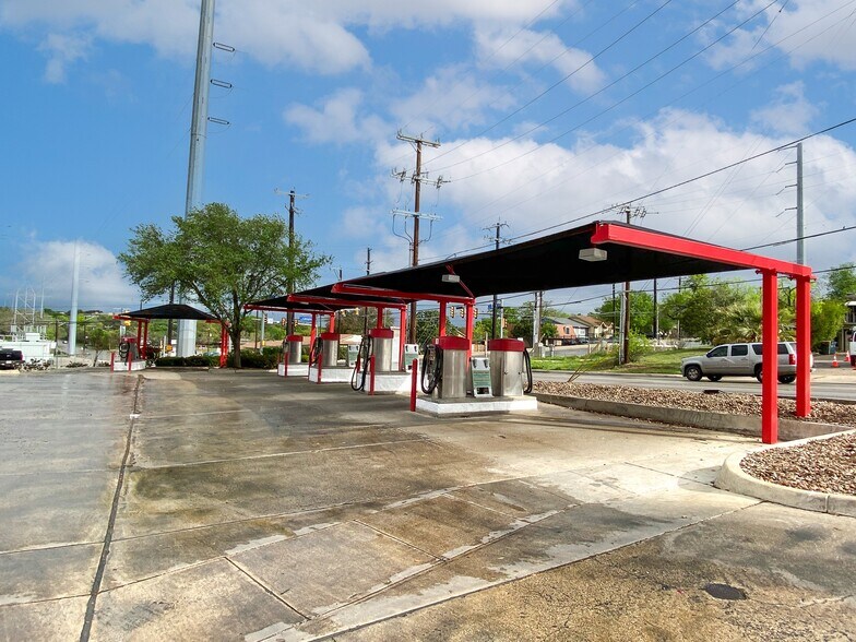 More Photos Of 4950 Evers Rd, San Antonio Carwash For Sale