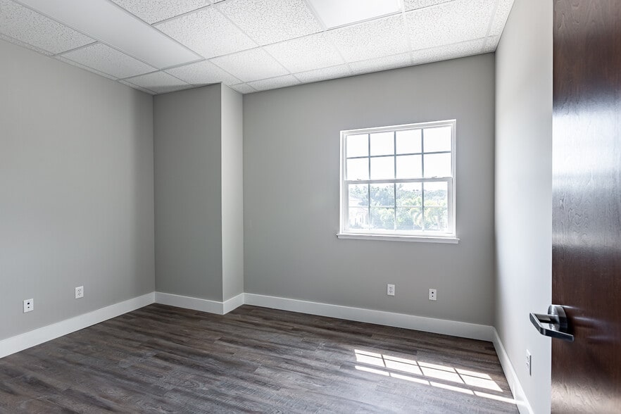 More Photos Of 1500 E Venice Ave, Venice Office For Sale