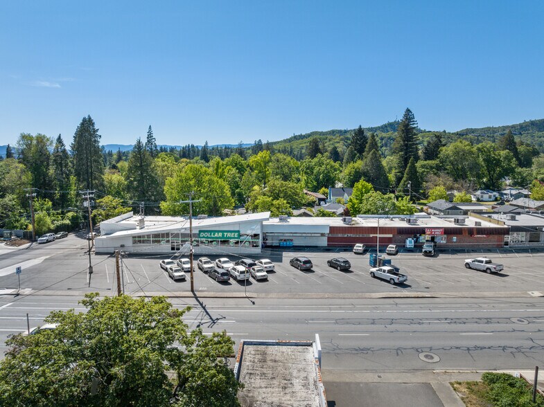 More Photos Of 1200 NW 6th St, Grants Pass General Retail For Sale