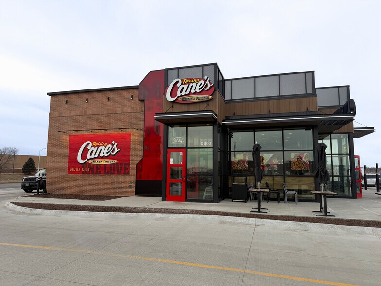 More Photos Of 5800 Sunnybrook Dr, Sioux City Fast Food For Sale